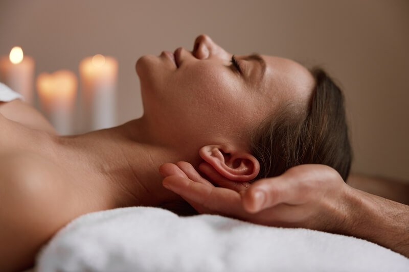 Masáž hlavy a šíje